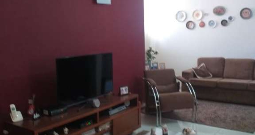 CASA A VENDA E COMPRA NA VILA MUNCIPAL, JUNDIAÍ