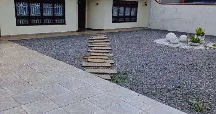 Casa com 3 dormitórios à venda, 280 m² por R$ 1.150.000 - Bom Jesus - São José dos Pinhais/PR