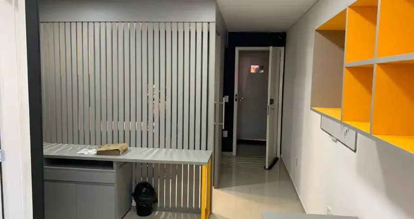 Sala mobiliada no office tower - candelária - andar intermediário