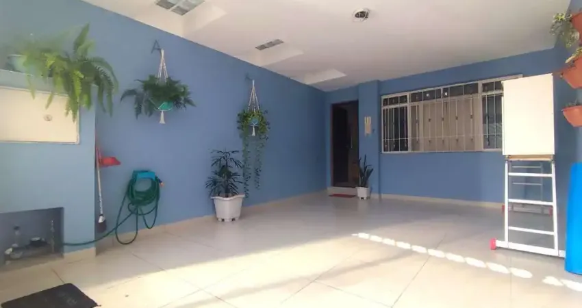 Sobrado Individual com 118m² de área construída e edícula