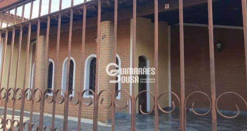 Casa com 3 dormitórios à venda, 110 m² por R$ 890.000 - Centro - Vinhedo/SP