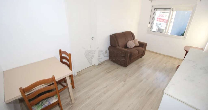 Apartamento Mobiliado com 1 Dormitório no Condomínio Cambridge