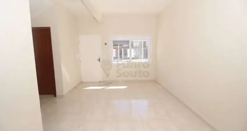 Ampla casa com suíte e garagem para 2 carros no bairro colina do sol