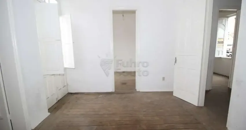 Casa com 3 quartos para alugar na Rua Antônio Francisco dos Anjos, 17803642, Centro, Pelotas