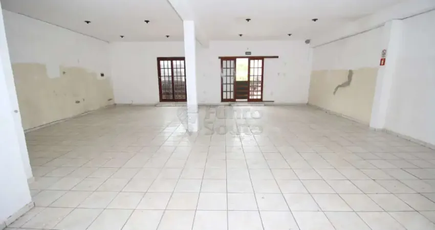 Espaçosa Sala Comercial com Recursos Exclusivos na Avenida Ferreira Viana