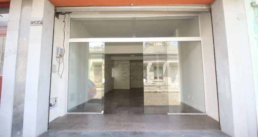 Loja Ampla no Condomínio Moraes Notari - Localização Privilegiada no Centro de Pelotas!