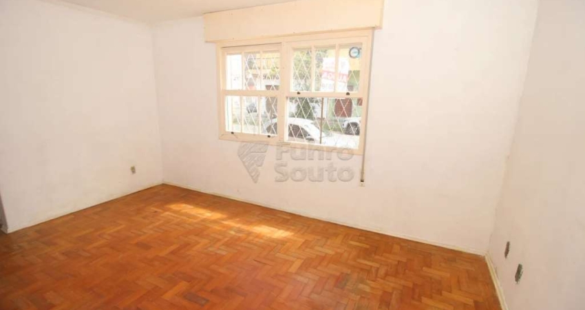 Apartamento Espaçoso de 3 Dormitórios, 1 Suíte, com Área de Churrasco e Garagem!