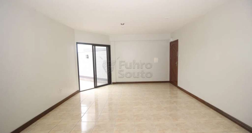 Apartamento com Terraço no Centro de Pelotas - Espaço e Conforto em Localização Privilegiada!