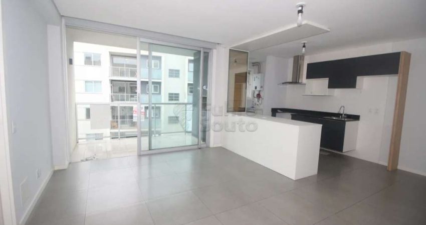 Apartamento de Alto Padrão no Condomínio Fernando Pessoa - 2 Dormitórios com Garagem no Bairro Três Vendas