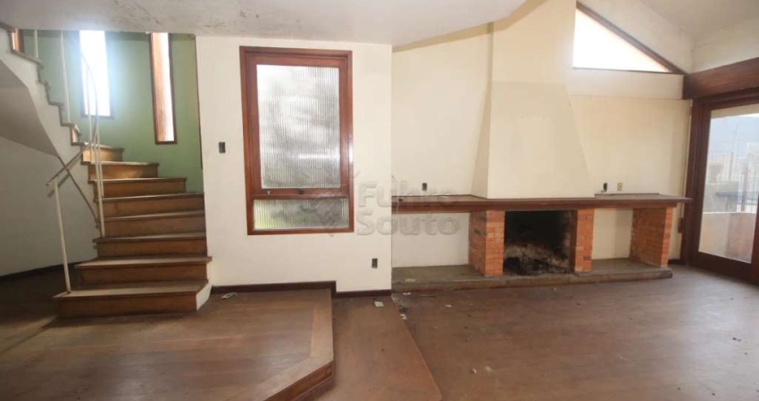 Casa Ampla com 3 Dormitórios no Centro - Conforto, Espaço e Localização Privilegiada!