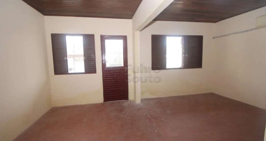 Grande oportunidade no Areal! Casa com 3 quartos, garagem e pátio espaçoso!