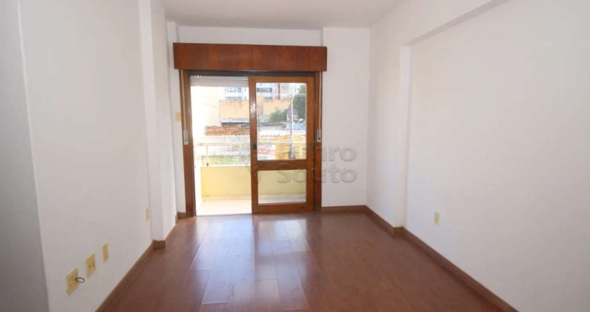Apartamento com 2 quartos para alugar na Rua Lobo da Costa, Box 2, 16803642, Centro, Pelotas