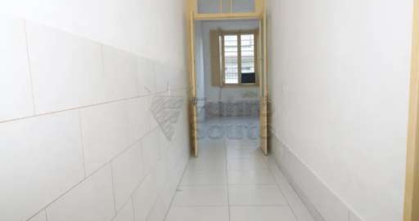 Casa comercial no Centro - Rua Gonçalves Chaves, Pelotas