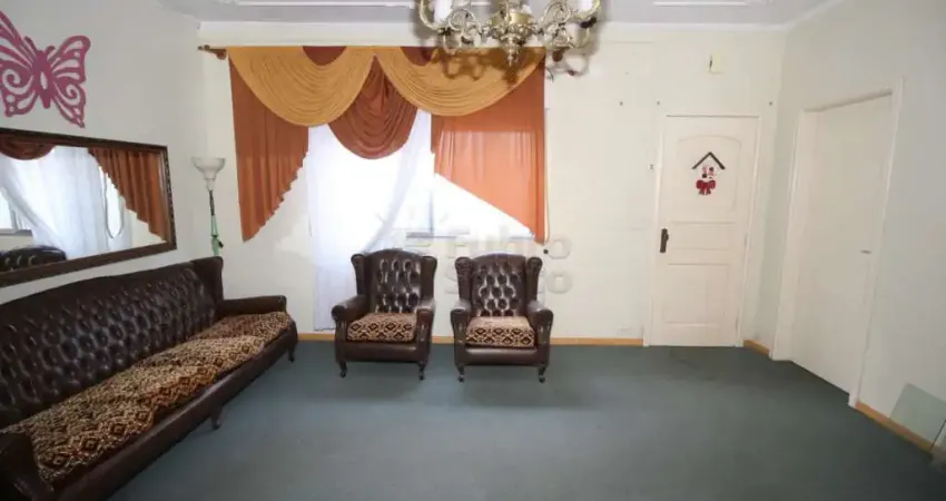 Oportunidade única no centro de pelotas: casa com 2 dormitórios e suíte