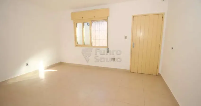 Casa com Pátio Privativo no Fragata - Ótima Localização e Vaga de Estacionamento