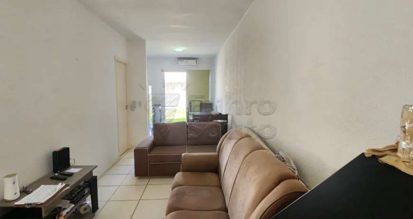 Casa de 2 dormitórios a venda no condomínio Moradas Club.