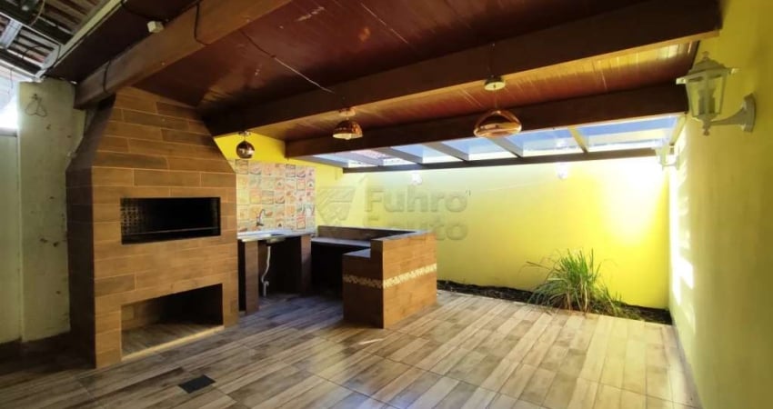 Casa com 2 Dormitórios no Moradas Club II - Pronta para Morar, com Espaço Gourmet e Excelente Localização