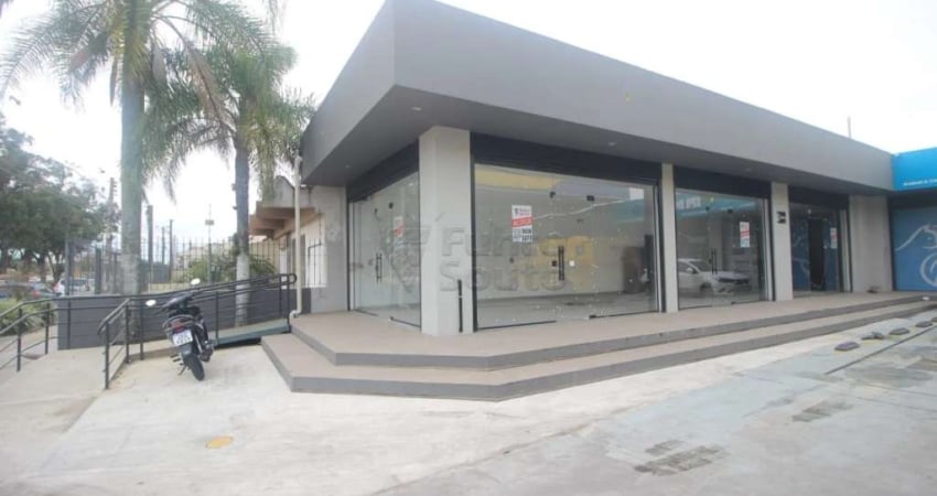 Loja Comercial com Vitrine Ampla na Av. Domingos de Almeida - Alto Fluxo e Localização Estratégica