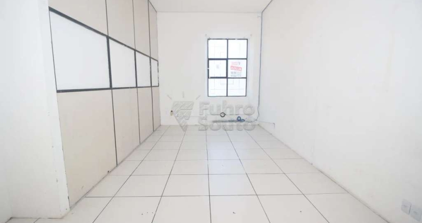Sala Comercial Ampla na Galeria Nóris Mazza - Calçadão de Pelotas