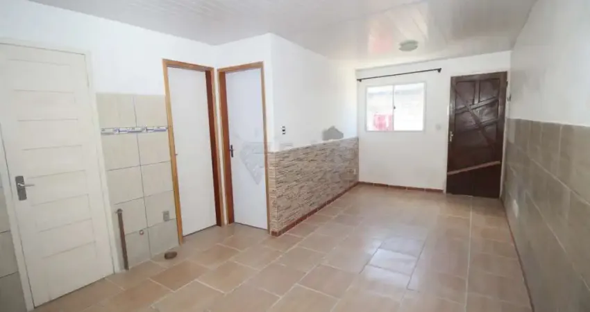 Casa Compacta de 1 Dormitório em Pátio Compartilhado no Bairro Areal: Praticidade e Conforto Próximo à RBS!
