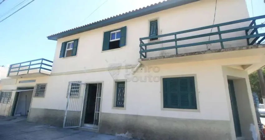 Casa com 3 quartos para alugar na Rua Três de Maio, 11813142, Centro, Pelotas