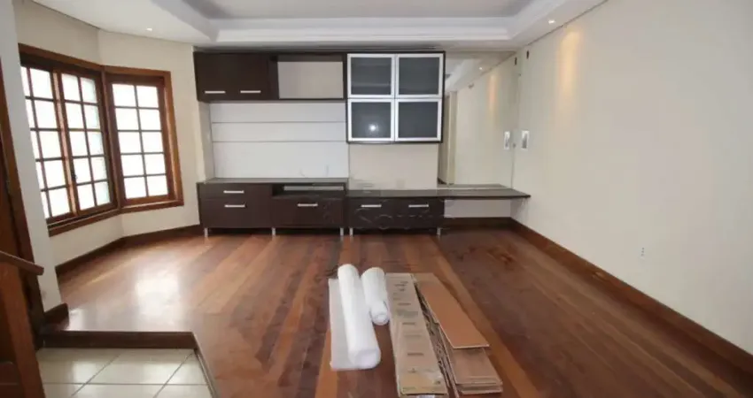 Sobrado aconchegante com pátio compartilhado para alugar no bairro três vendas