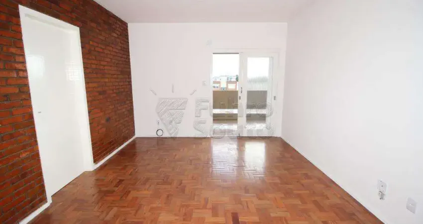 Excelente apartamento de 3 quartos, sendo 1 suíte, com dependência no centro de pelotas.