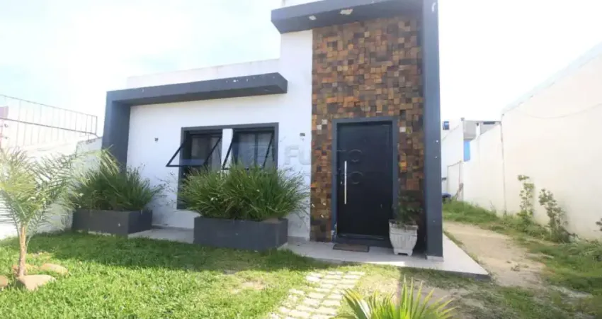 Casa com 2 dormitórios (1 suíte) e amplo pátio no bairro germani - próxima à av. fernando osório