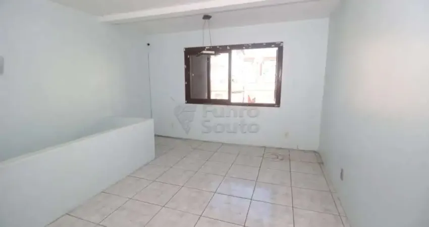 Casa com 2 quartos para alugar na Rua Carlos de Carvalho, 13833042, Fragata, Pelotas