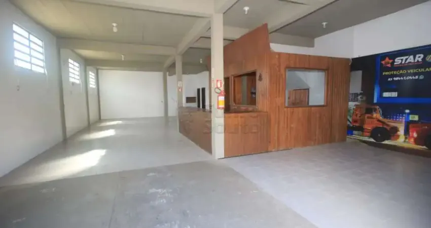 Espaço comercial amplo no porto - versatilidade e localização privilegiada