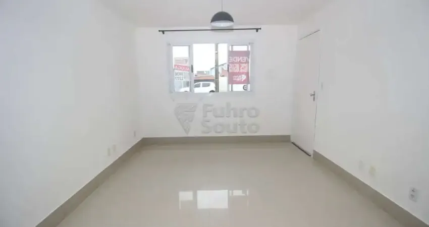 Apartamento térreo com pátio no condomínio estrada do engenho