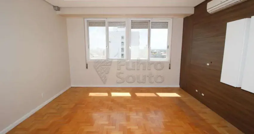 Amplo apartamento no centro de pelotas - conforto, espaço e localização privilegiada!