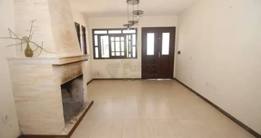 Casa com piscina, lareira e amplo pátio na rua tomaz soares - próxima à av. adolfo fetter