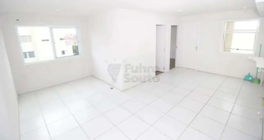 Apartamento amplo e iluminado no bairro areal - condomínio guimarães ii