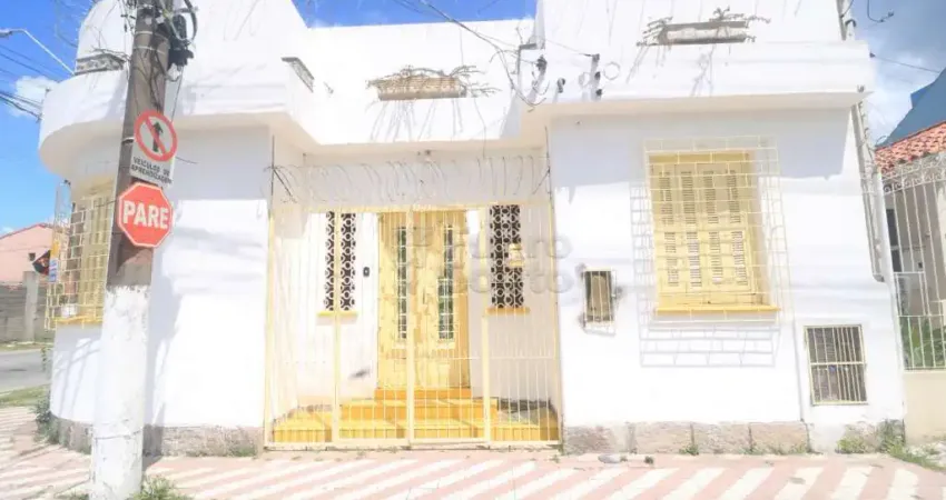 Casa para locação no centro de pelotas - ampla, reformada e em localização privilegiada