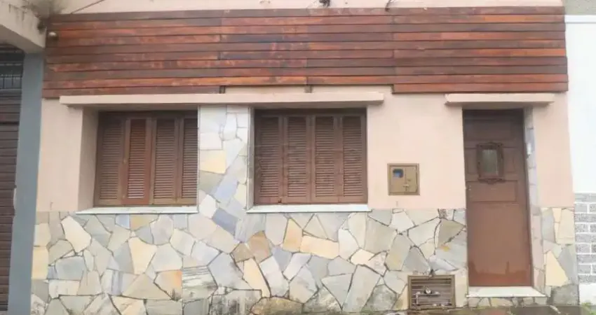 Casa comercial em ótimas condições na rua professor araújo - próxima ao bandejão