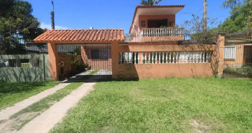 Sobrado Funcional com Piscina e Energia Solar a Poucos Metros da Orla do Laranjal