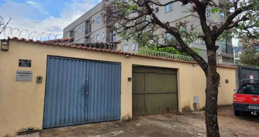 CASA 4 QUARTOS 3 SUÍTES E UM BARRACÃO 2 QUARTOS - JARDIM AMÉRICA