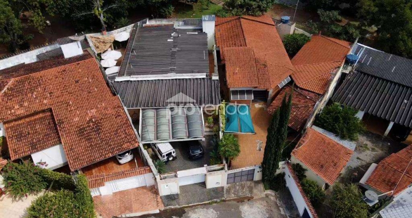 CASA 03 QUARTOS 02 SUÍTES - RUA 111-A - SETOR SUL