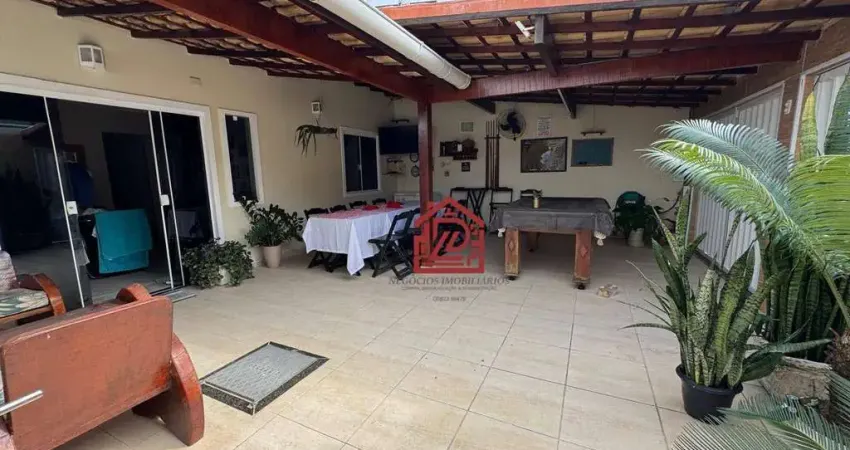 Casa com 3 dormitórios à venda, 184 m² por R$ 435.000,00 - Parque Aeroporto - Macaé/RJ
