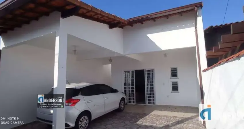 Linda casa com 2 quartos (1 suite) e churrasqueira no Jardim Atlântico