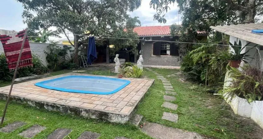 Ótima casa 2 Quartos (1 suíte) com piscina, churrasqueira + anexo no Jd. Atlântico em Itaipuaçu