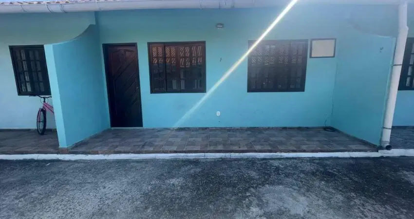 MB2406 - Excelente casa na Mumbuca composta por 02 quartos.