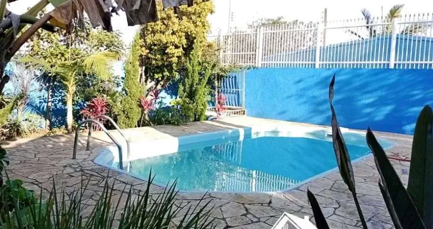 Casa Mista e Sobrado com 5 Dormitórios e Piscina na praia de Cidreira/RS
