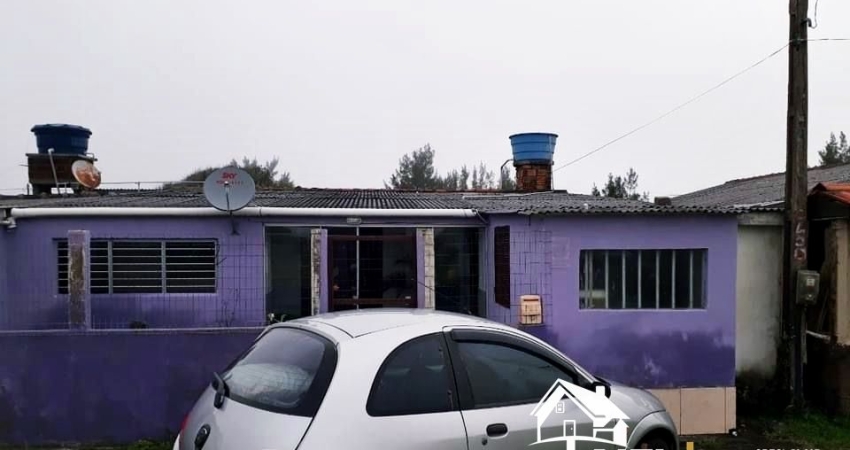 Casa com 4 Dormitórios na Praia de Quintão/RS