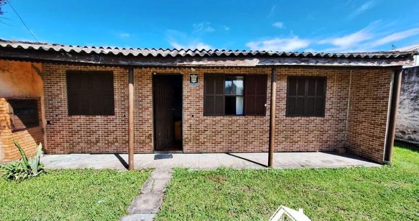 Casa com 3 Dormitórios, Suíte, Pátio Amplo na Praia de Cidreira/RS