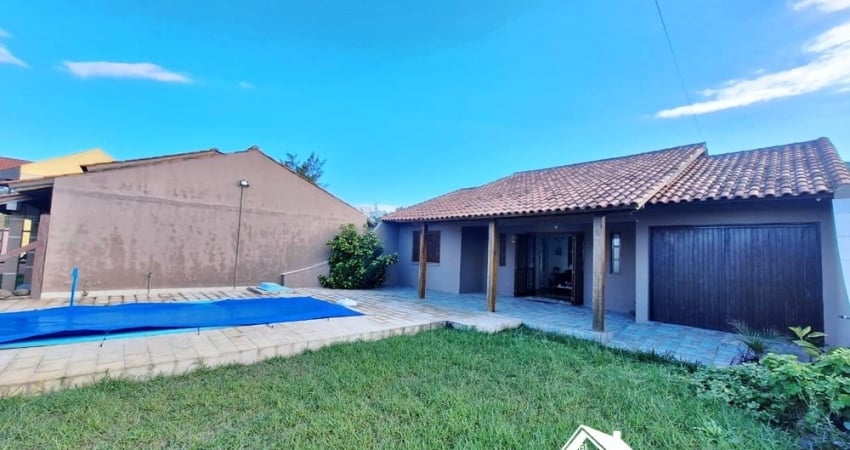 Casa com 3 Dormitórios, Pátio amplo com Piscina na Praia de Cidreira/RS