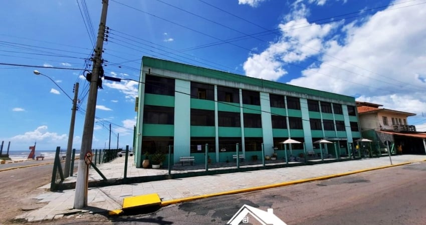 Apartamento com 3 Dormitórios na Beira Mar   e em Frente a Concha Acústica - Centro de Cidreira/RS