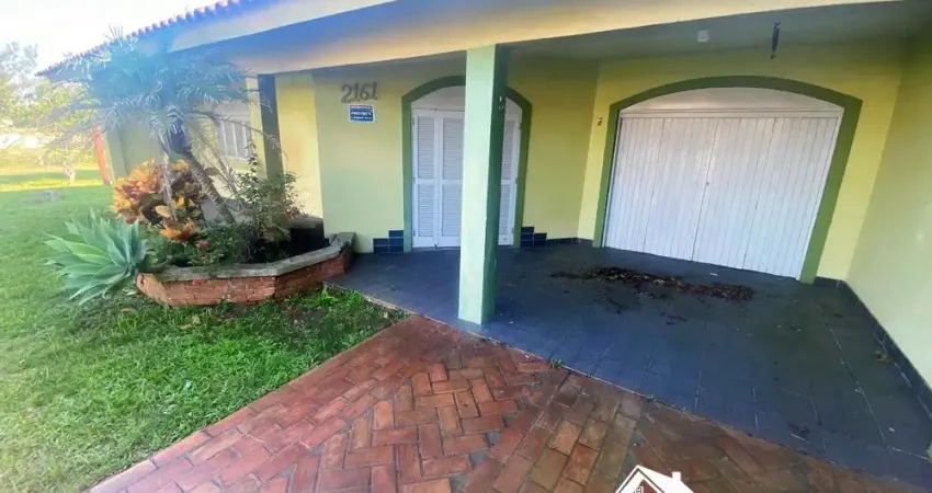 Maravilhosa Residência com 3 Dormitórios e Suíte pertinho da Praia em Cidreira/RS