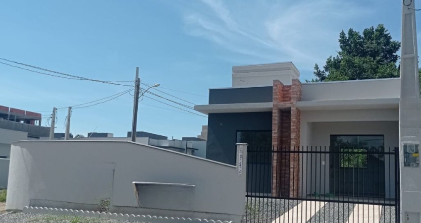 Casa geminada em Itajuba: 2 dormitórios e quintal espaçoso!